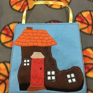 Old boot busy bag 8x8 - ITHWL