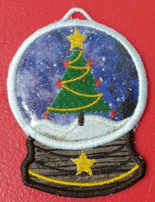 Christmas tree snow globe - ITHWL