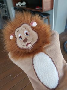 Lion hand puppet - ITHWL