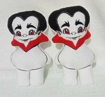 Dracula chubby 2 to a hoop 7.5x11 - ITHWL
