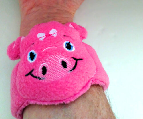 Piggie head wrist buddy 6x10 - ITHWL